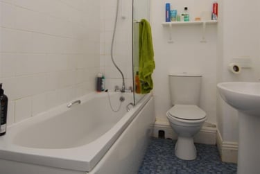 2 bed flat, 10 Napier Terrace,, Mutley, Plymouth, PL46ER - Image 4